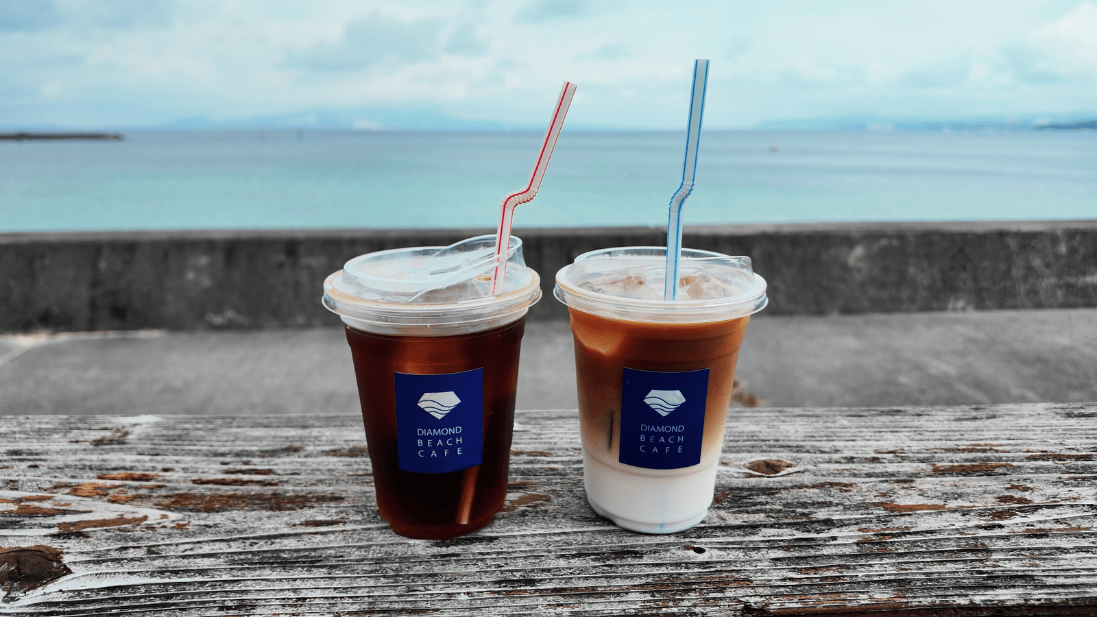 DIAMOND BEACH CAFE の店内とオーシャンビュー