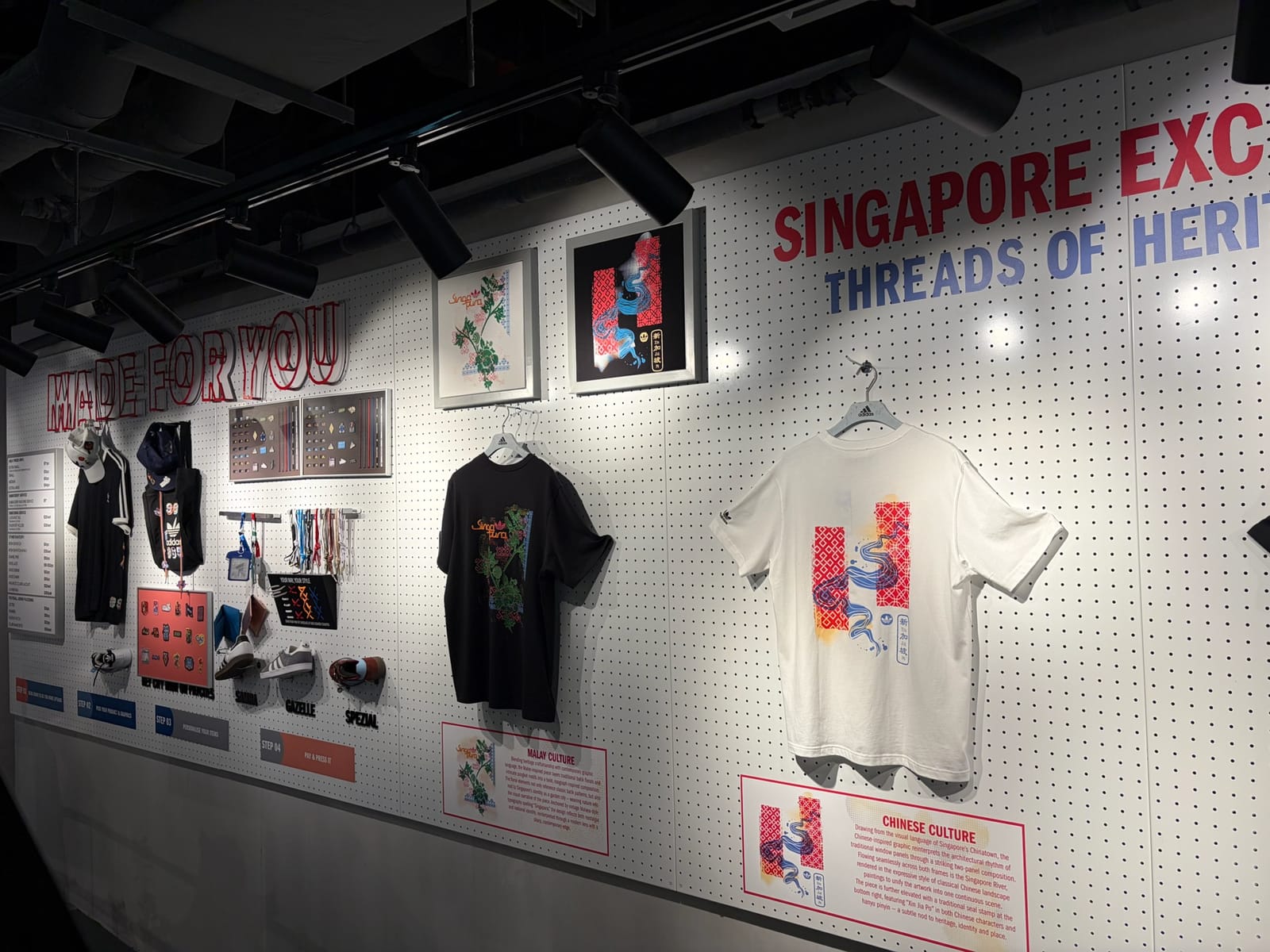 限定Tシャツの展示