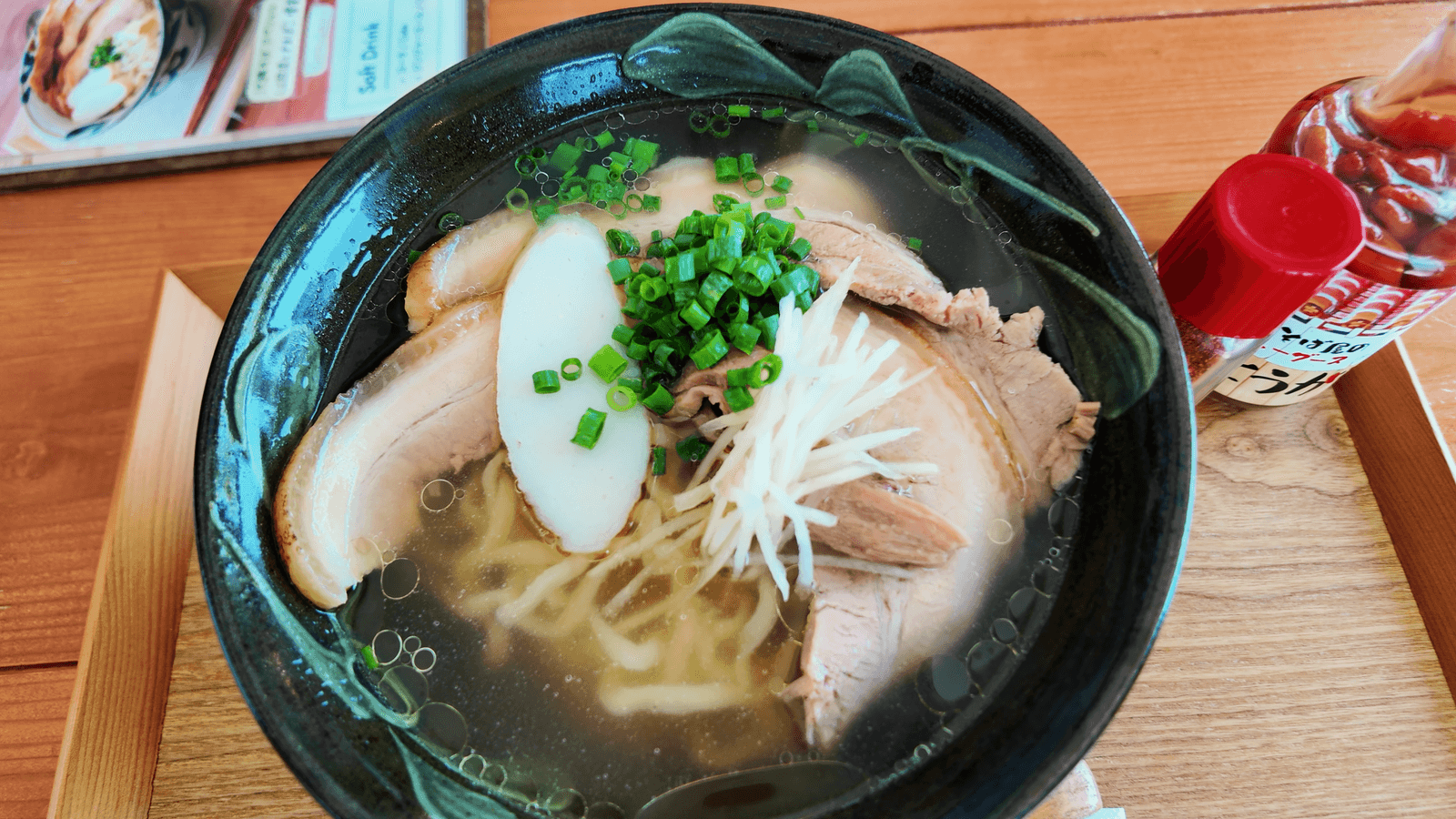 SUISAI のもちもち麺の沖縄そば